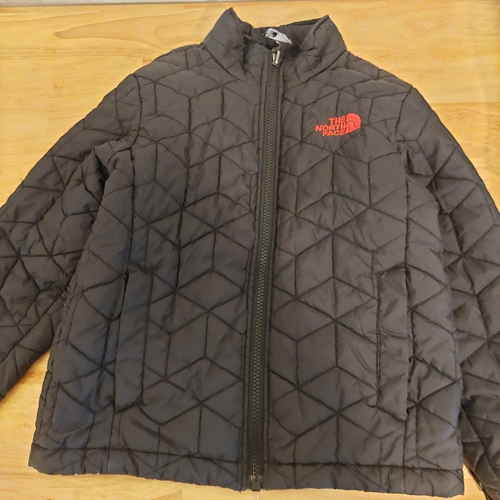 sz 6 Northface puffer jacket